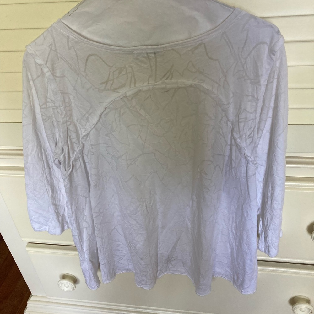 Cutout top - Picture 2 of 2